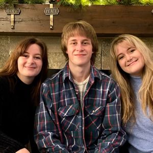 Meet your Posher, Eva